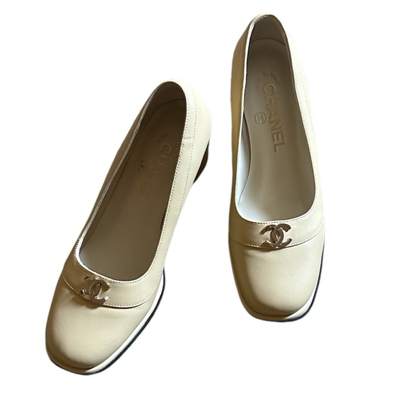 Chanel Shoes Size 36 - Picture 4 of 8